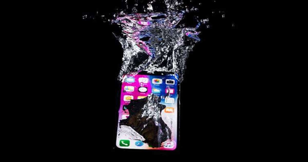 Dein iPhone hat einen Wasserschaden? Das solltest du jetzt unbedingt tun!